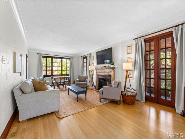 3873 Holly Hills Boulevard, St Louis, MO 63116