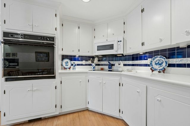 8 Viking Rock Drive, Yarmouth, MA 02664