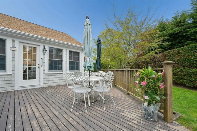 8 Viking Rock Drive, Yarmouth, MA 02664