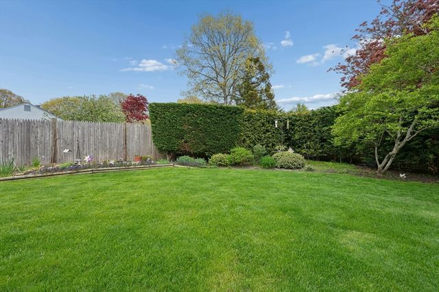 8 Viking Rock Drive, Yarmouth, MA 02664