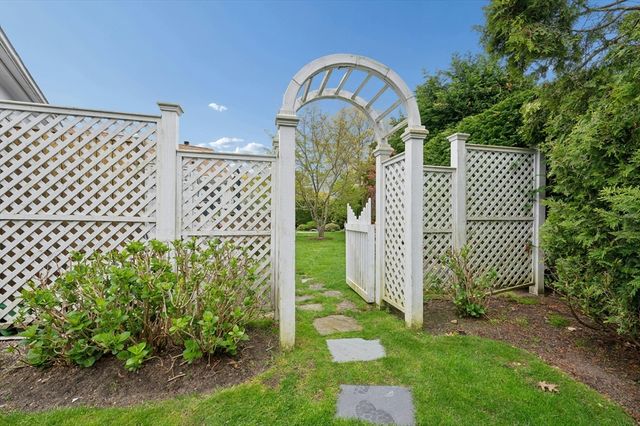 8 Viking Rock Drive, Yarmouth, MA 02664