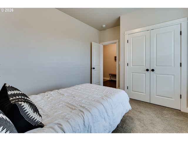 5409 KING ARTHUR Ct, Eugene, OR 97402