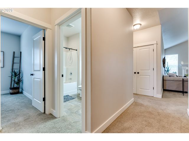 5409 KING ARTHUR Ct, Eugene, OR 97402