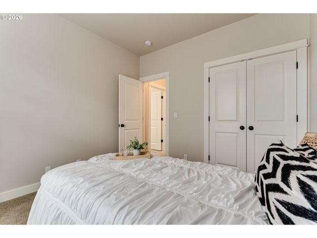 5409 KING ARTHUR Ct, Eugene, OR 97402