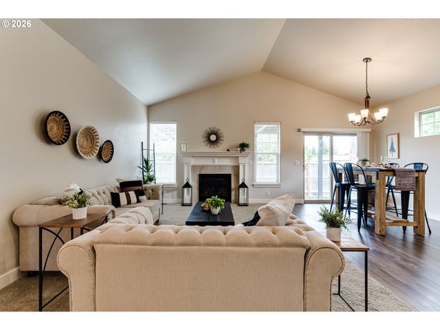 5409 KING ARTHUR Ct, Eugene, OR 97402
