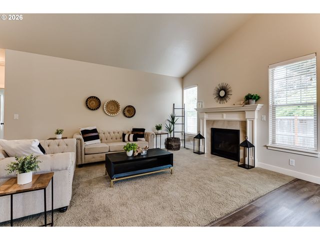5409 KING ARTHUR Ct, Eugene, OR 97402