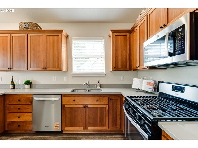 5409 KING ARTHUR Ct, Eugene, OR 97402