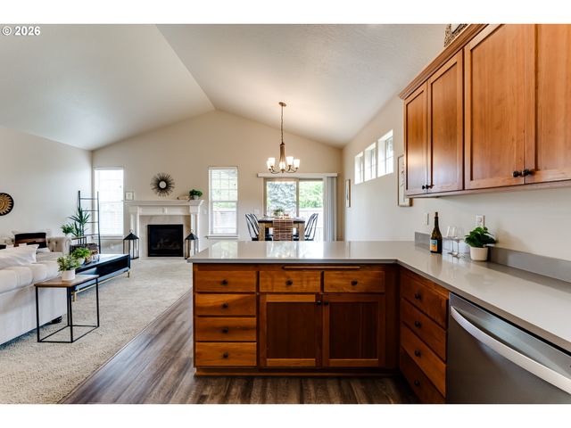 5409 KING ARTHUR Ct, Eugene, OR 97402