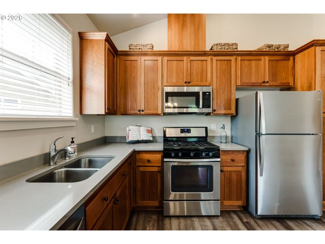 5409 KING ARTHUR Ct, Eugene, OR 97402