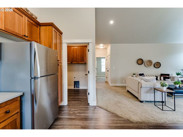 5409 KING ARTHUR Ct, Eugene, OR 97402