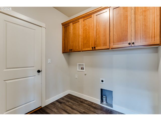 5409 KING ARTHUR Ct, Eugene, OR 97402