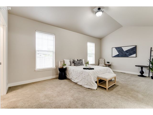 5409 KING ARTHUR Ct, Eugene, OR 97402