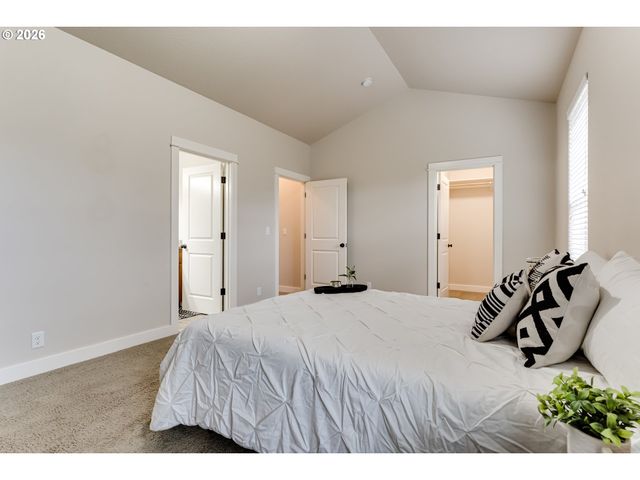 5409 KING ARTHUR Ct, Eugene, OR 97402
