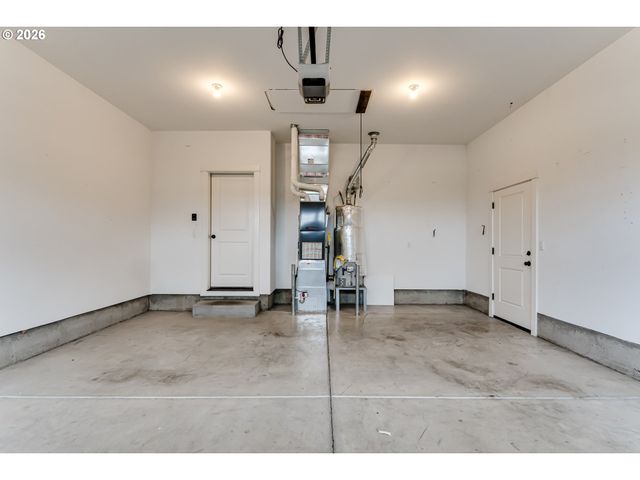 5409 KING ARTHUR Ct, Eugene, OR 97402