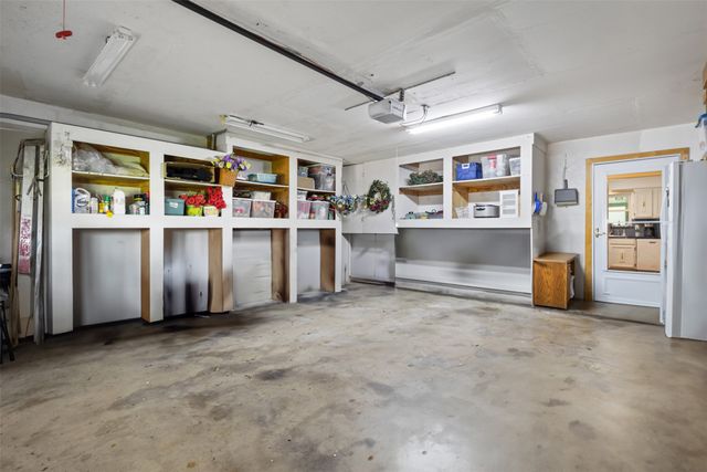 1624 Lands End Street, Granbury, TX 76048
