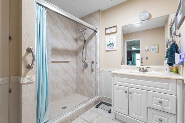 1624 Lands End Street, Granbury, TX 76048