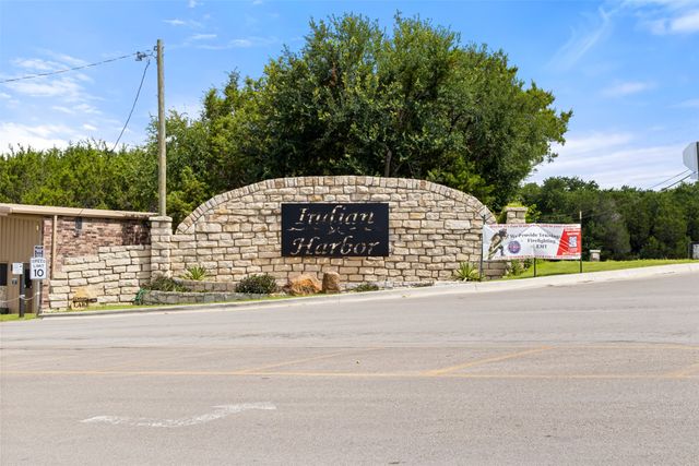 1624 Lands End Street, Granbury, TX 76048