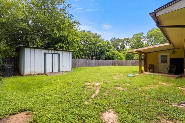 1624 Lands End Street, Granbury, TX 76048
