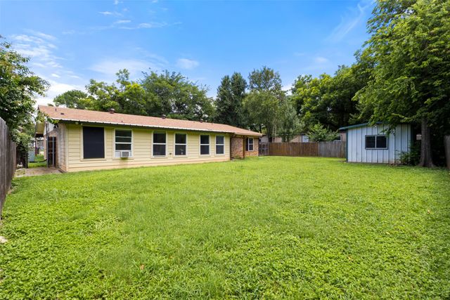 1624 Lands End Street, Granbury, TX 76048