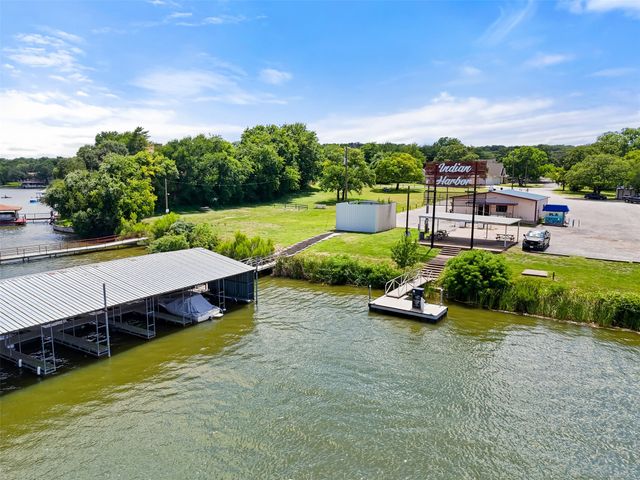 1624 Lands End Street, Granbury, TX 76048