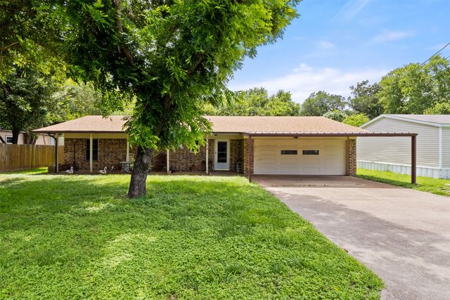 1624 Lands End Street, Granbury, TX 76048