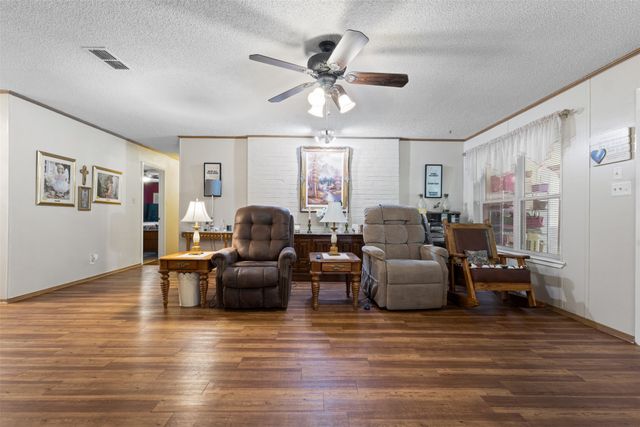 1624 Lands End Street, Granbury, TX 76048