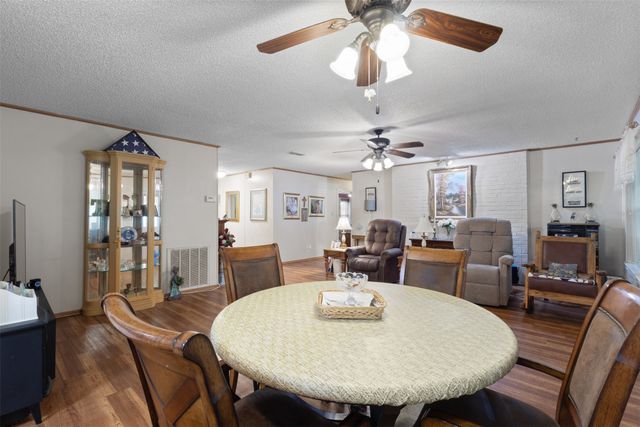 1624 Lands End Street, Granbury, TX 76048