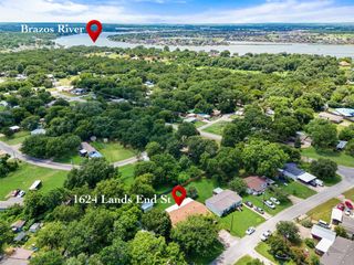 1624 Lands End Street, Granbury, TX 76048