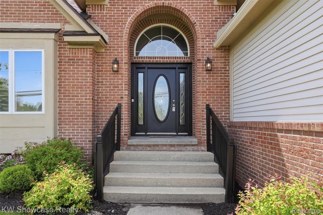 3345 E Commerce Road, Commerce Charter Township, MI 48382