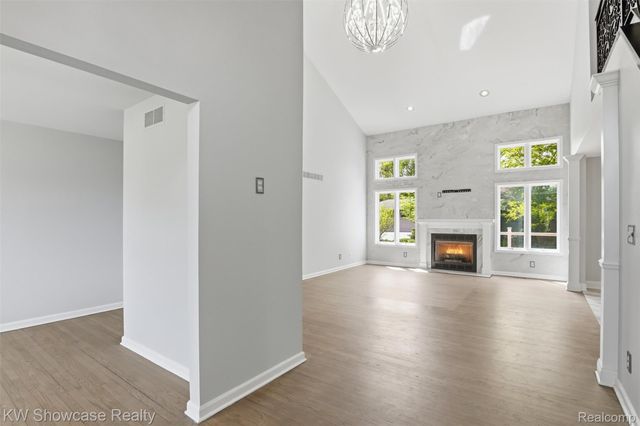 3345 E Commerce Road, Commerce Charter Township, MI 48382