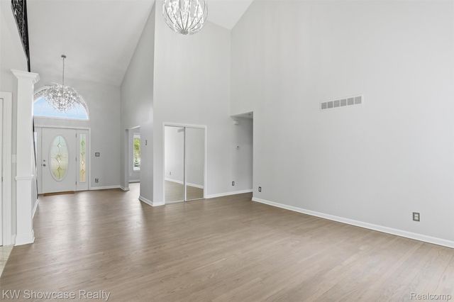 3345 E Commerce Road, Commerce Charter Township, MI 48382