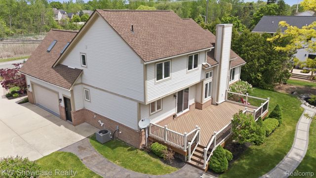 3345 E Commerce Road, Commerce Charter Township, MI 48382