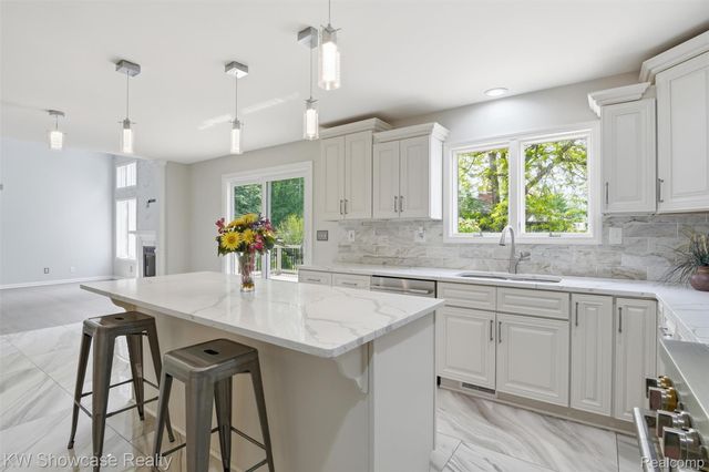 3345 E Commerce Road, Commerce Charter Township, MI 48382