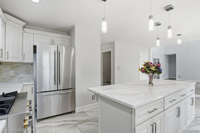 3345 E Commerce Road, Commerce Charter Township, MI 48382
