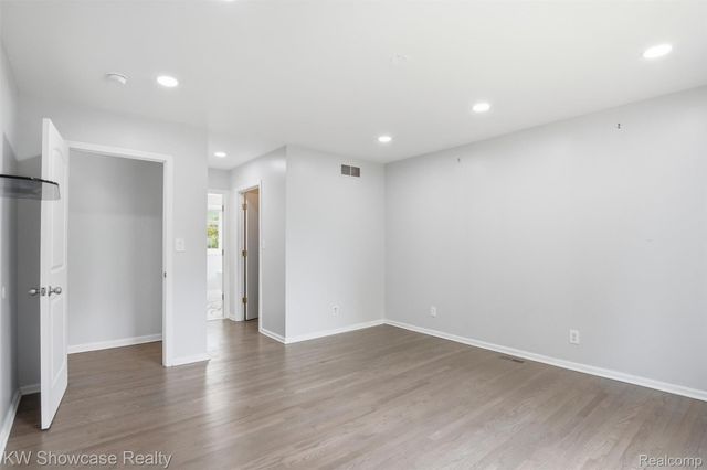 3345 E Commerce Road, Commerce Charter Township, MI 48382