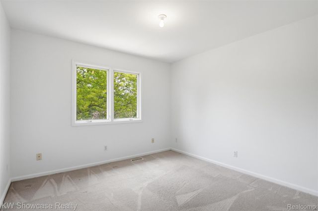 3345 E Commerce Road, Commerce Charter Township, MI 48382