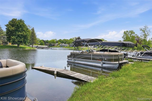 3345 E Commerce Road, Commerce Charter Township, MI 48382