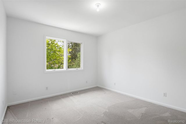 3345 E Commerce Road, Commerce Charter Township, MI 48382