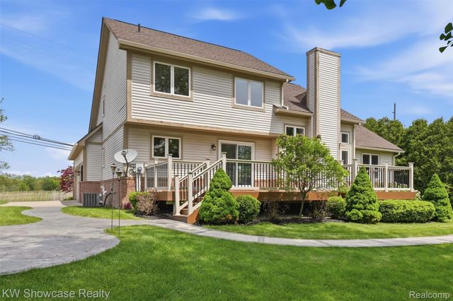 3345 E Commerce Road, Commerce Charter Township, MI 48382