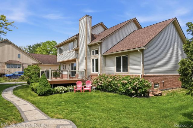 3345 E Commerce Road, Commerce Charter Township, MI 48382