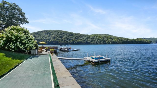 5 Shady Knolls, Danbury, CT 06811