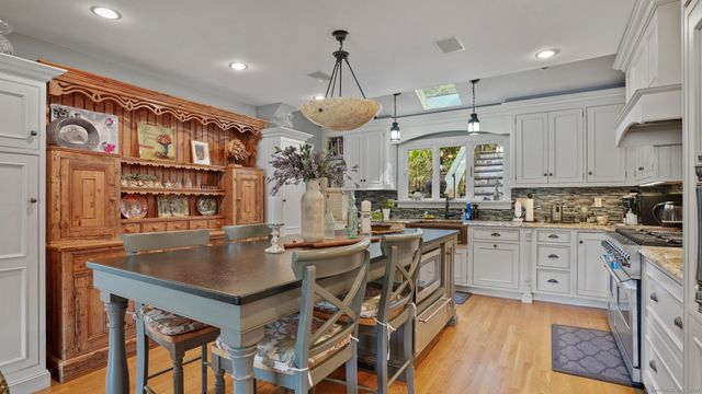 5 Shady Knolls, Danbury, CT 06811