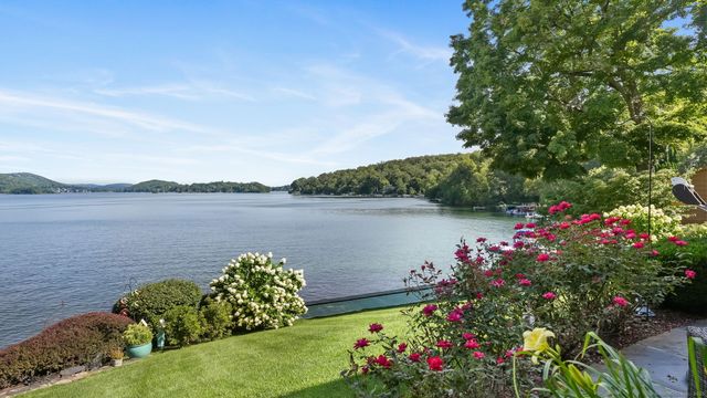 5 Shady Knolls, Danbury, CT 06811