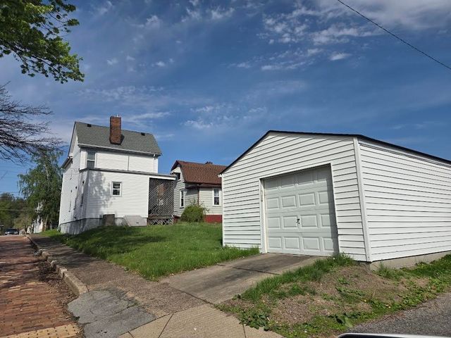 800 Summit St, Mckeesport, PA 15132