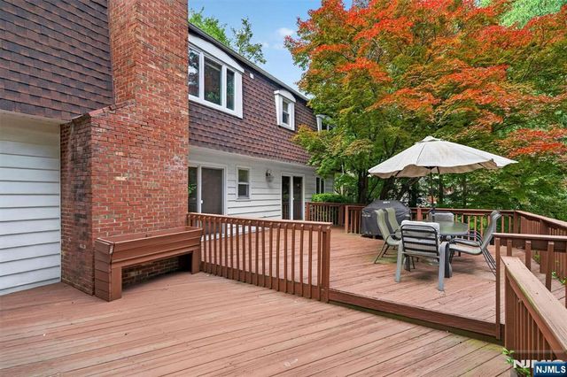 559 Wayne Drive, River Vale, NJ 07675