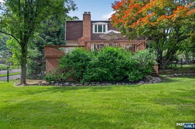 559 Wayne Drive, River Vale, NJ 07675