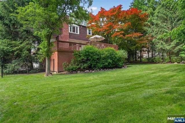559 Wayne Drive, River Vale, NJ 07675