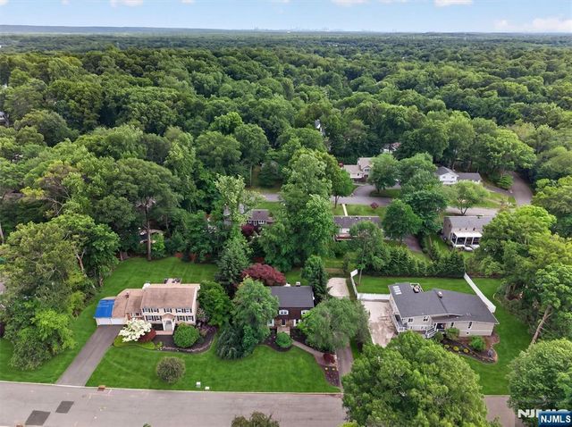 559 Wayne Drive, River Vale, NJ 07675