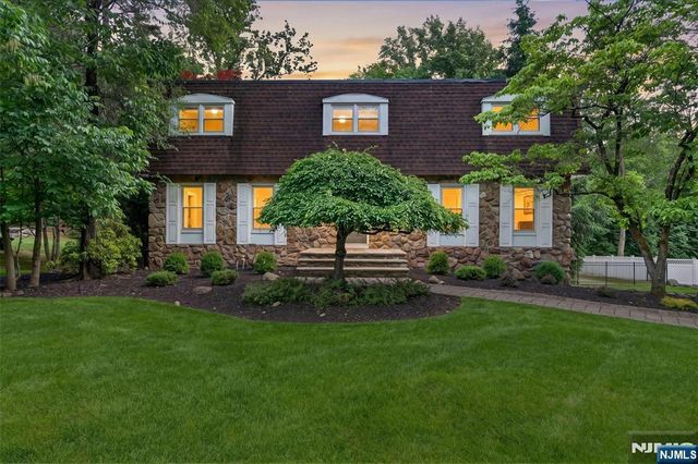 559 Wayne Drive, River Vale, NJ 07675