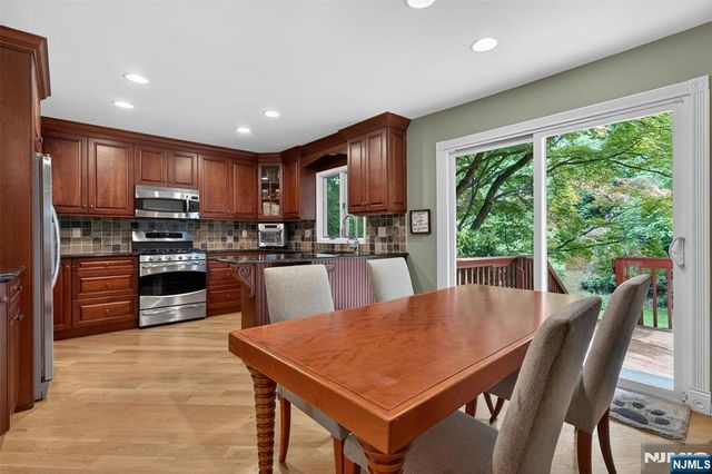 559 Wayne Drive, River Vale, NJ 07675